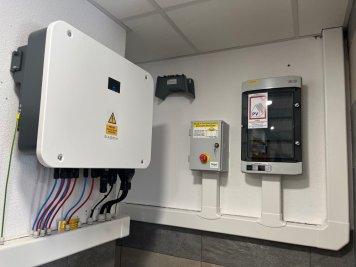 Hybridný striedač Sungrow SH10T + Rozvodnice