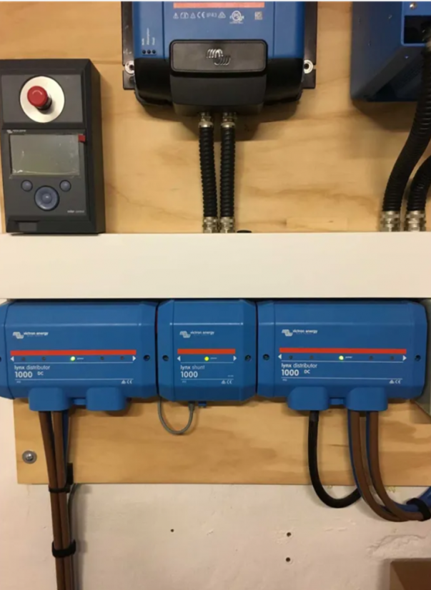 Lynx Distributor (M8) DC distribučný systém