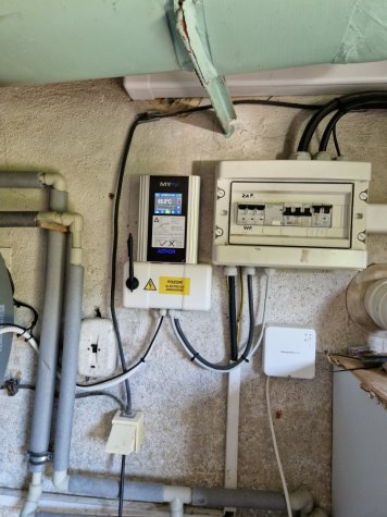 Regulátor prebytkov AC-Thor 9s pripojený k stávajúcemu 160l bojleru
