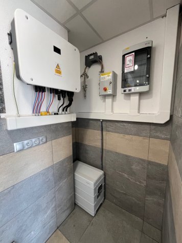 Hybridný striedač Sungrow SH10RT + batéria Sungrow SBR096