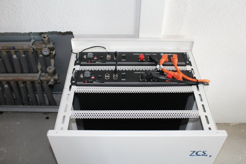 Hybridná (AC-coup.) FVE Azzurro 2,80 kWp + LI batéria 2,4 kWh Pylontech