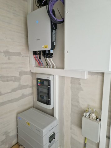 Hybridný striedač Sungrow SH6.0RT + batéria Sungrow SBR096